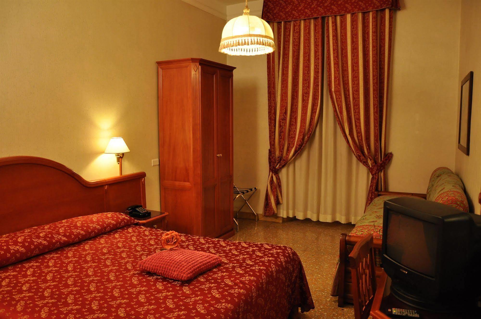 Hotel Sandra Roma